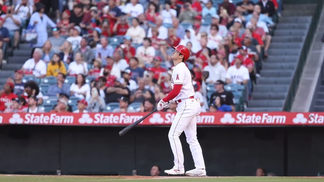 大谷が二刀流の面目躍如！ 2発＆10Kの活躍でエンゼルス2連勝 < 動画