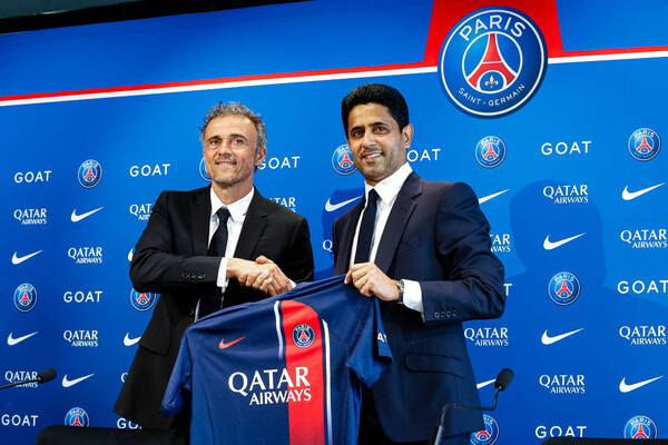 【超希少】世界50枚限定　ルイスエンリケ　直筆サインカード　パリサンジェルマン PSG、ルイス・エンリケ新監督の就任を正式発表 < リーグ・アン < 海外