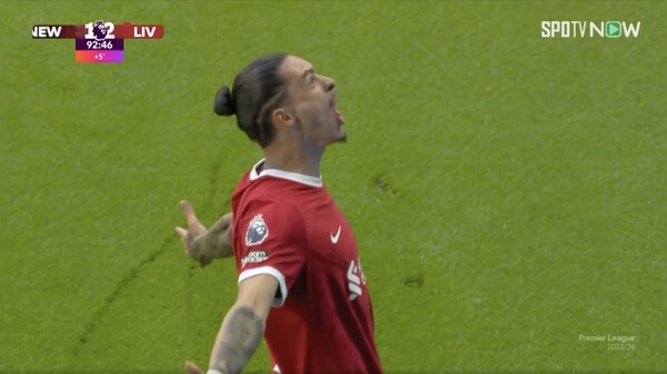 62分間を10人で戦ったリヴァプールがヌニェスの2ゴールで大逆転勝利