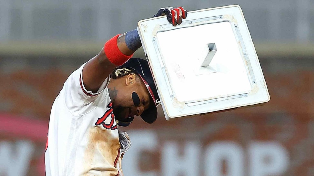 アクーニャが前人未到の「40－70」達成 鈴木は4打数ノーヒット