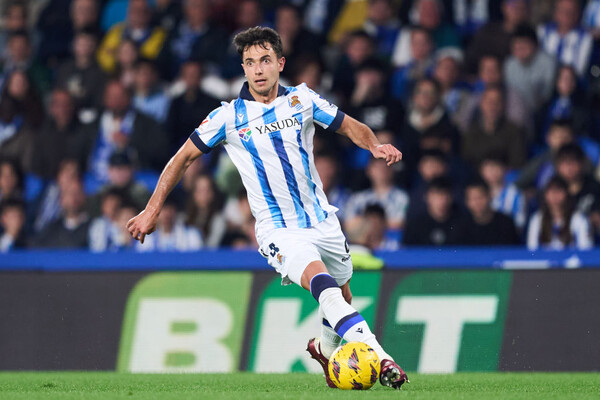 スビメンディ、レアル・ソシエダ残留へ リヴァプール移籍を拒否