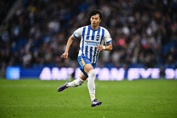 三笘薫 ピンバッジ楽天】テニプリ Black or White 缶バッジ グリッター