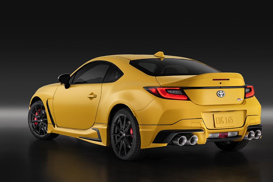 柚子色に隠された爆発力！6速MT＋228馬力、「走りの本能」を呼び覚ます